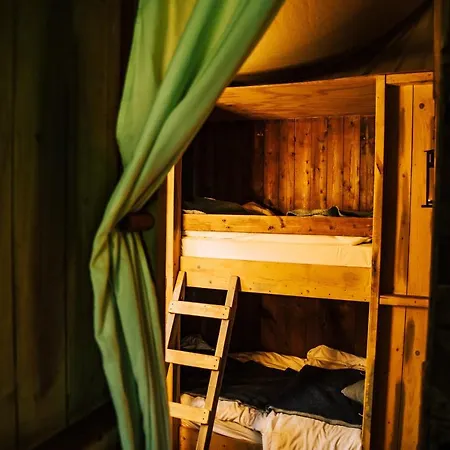 Campismo de Luxo Het Boshuis Vierakker