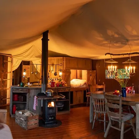 Campismo de Luxo Het Boshuis Vierakker