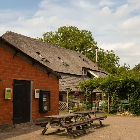 Het Boshuis Campismo de Luxo